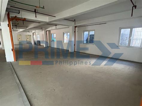 Mandaluyong, Metro Manila Commercial Space For Rent.